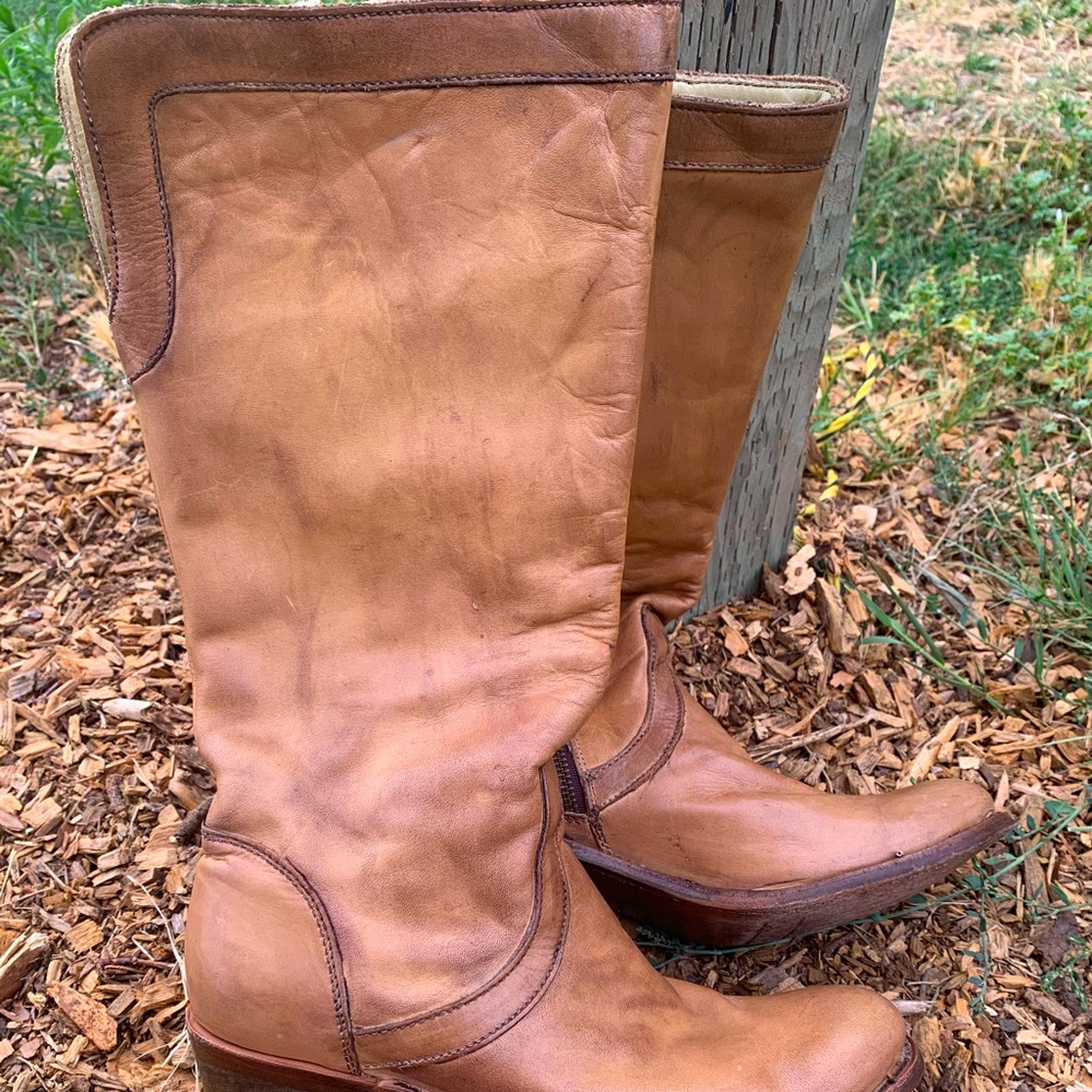 Corral boots sz 9.5 Tan